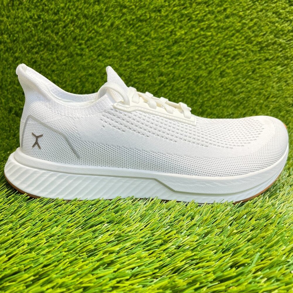 Flux Adapt Runner White Gum Mens Size 9.5 Womens Size 11 Running Workout Shoes